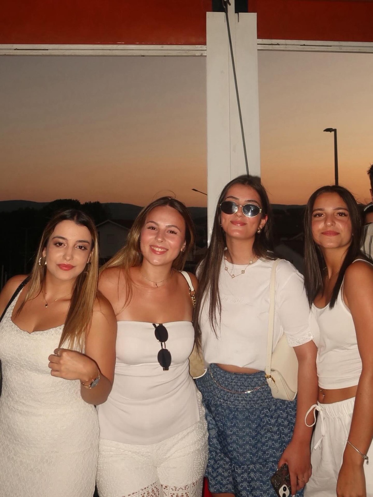 Tainá, festa ao pôr do sol